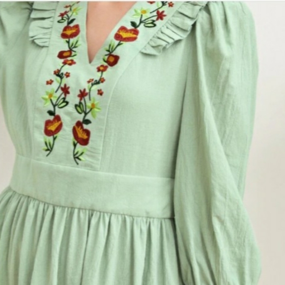 Dresses & Skirts - New Floral Embroidery Dress